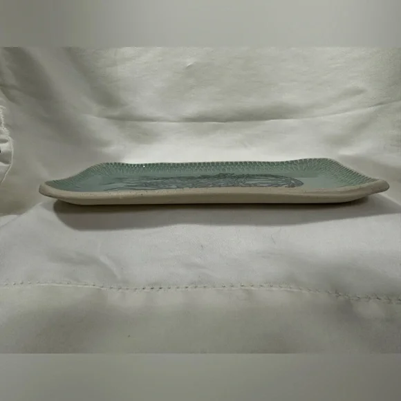 Studio pottery trinket tray. Green glaze with hand painted Jellyfish design. - Picture 7 of 14